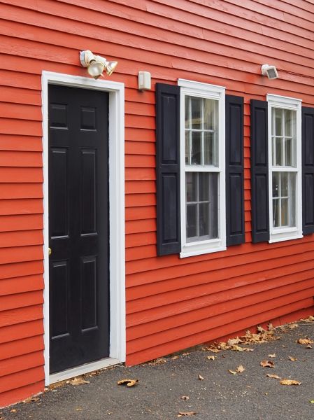 Cost of Red Vinyl Siding Installation in New Castle